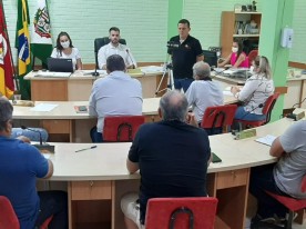 Legislativo municipal de Maximiliano realiza primeira sessão plenária do ano de 2022